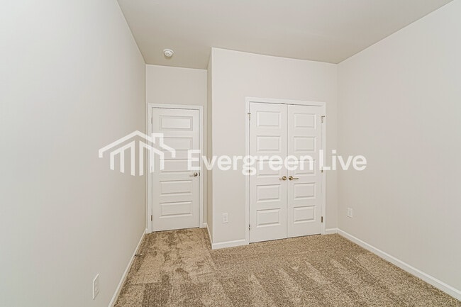 Building Photo - 318 Pond Spg Dr