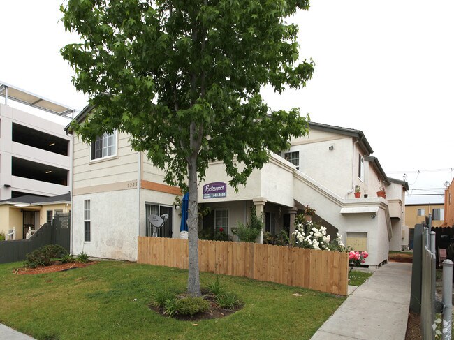 Building Photo - 4243 Van Dyke Ave