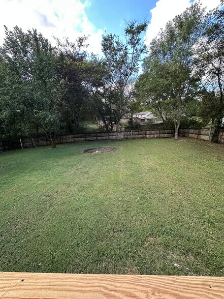 Building Photo - 104 Shirley Ct