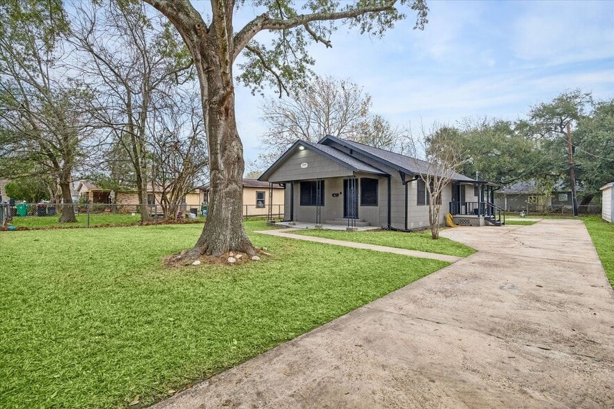 Building Photo - 1500 Harvard St