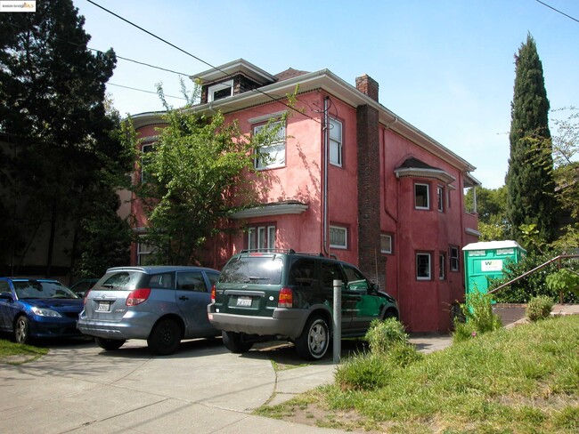 Primary Photo - 2642 College Ave