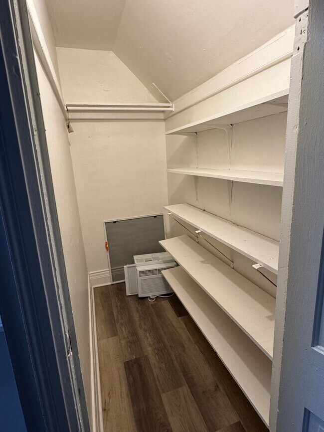 Building Photo - 120 E Spring St