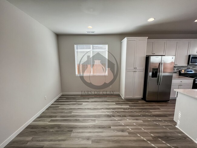 Building Photo - Move in Special- $500 off first full month...