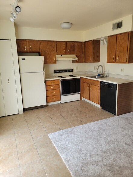 Building Photo - 3243 Niagara Square