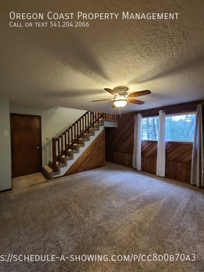 Building Photo - 835 Manzanita Ave