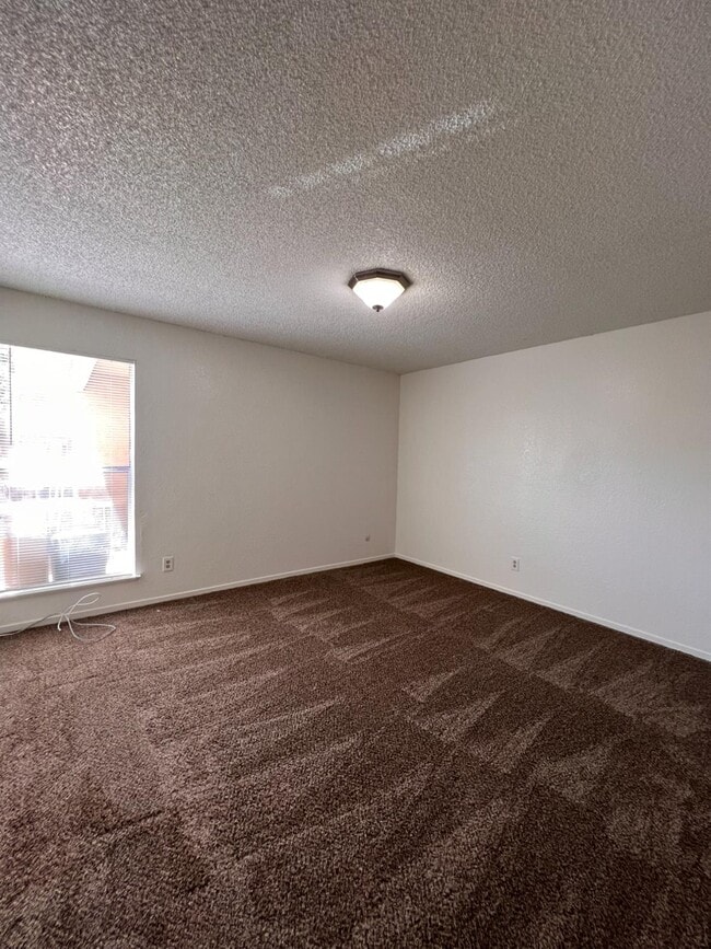 Building Photo - 4313 N Emerson Ave