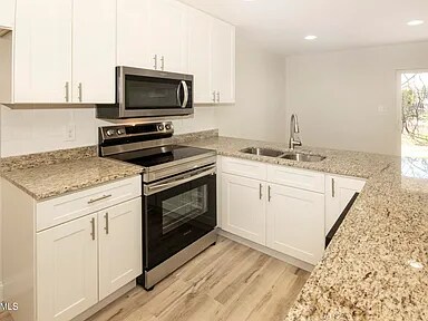 Building Photo - 2122 Brooks Ave