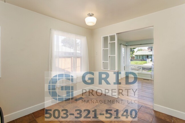 Building Photo - Charming 3 Bedroom North Portland Home Ava...