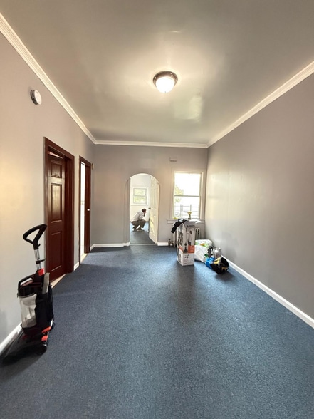 Primary Photo - 304 Grant Ave