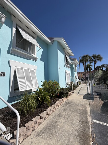 Building Photo - 3730 42nd Way S