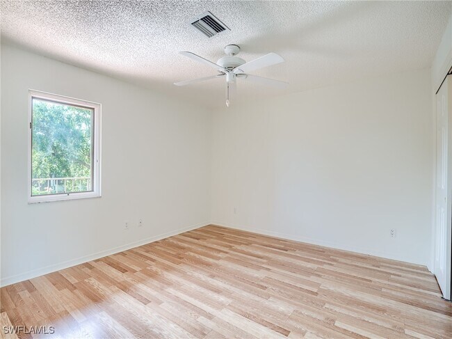 Building Photo - 1633 Spoonbill Ln
