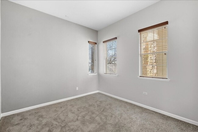 Building Photo - 121 Conner Cir