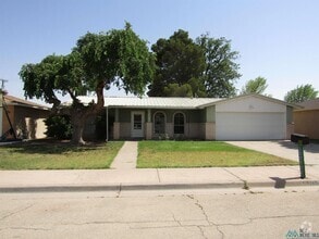 Building Photo - 1707 W Currier Ave
