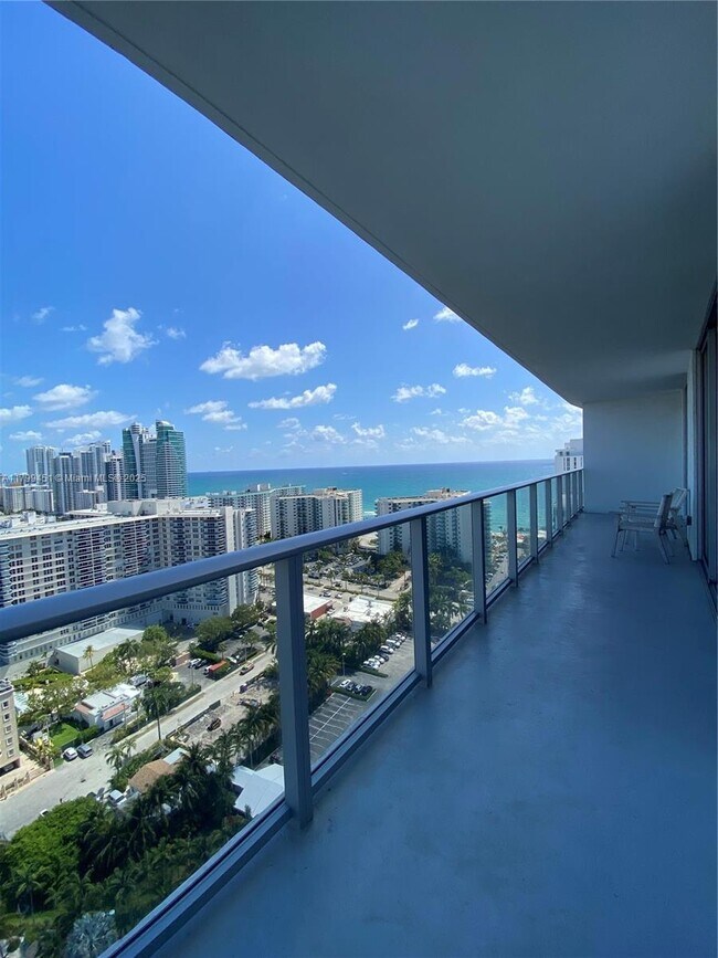 Building Photo - 4010 S Ocean Dr