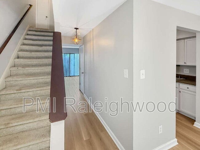 Building Photo - 1275 Teakwood Pl