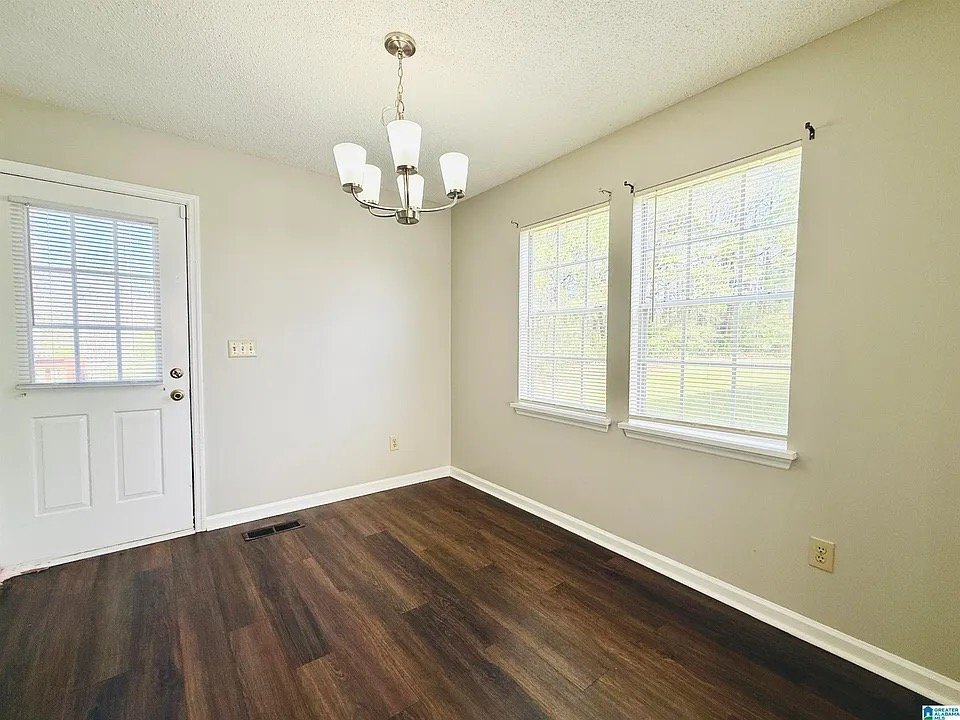 Building Photo - 6915 Eagle Ridge Dr