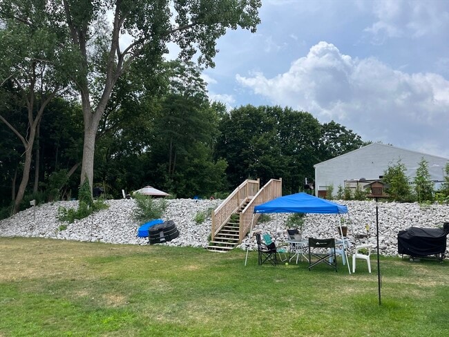 Building Photo - 261 Pulaski Blvd