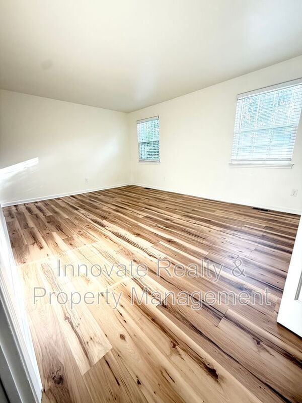 Building Photo - 304 Brookwood Dr