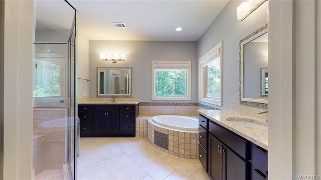 Building Photo - 9131 Thetford Way