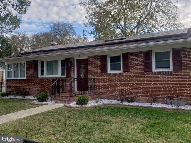 Building Photo - 124 Woodland Dr