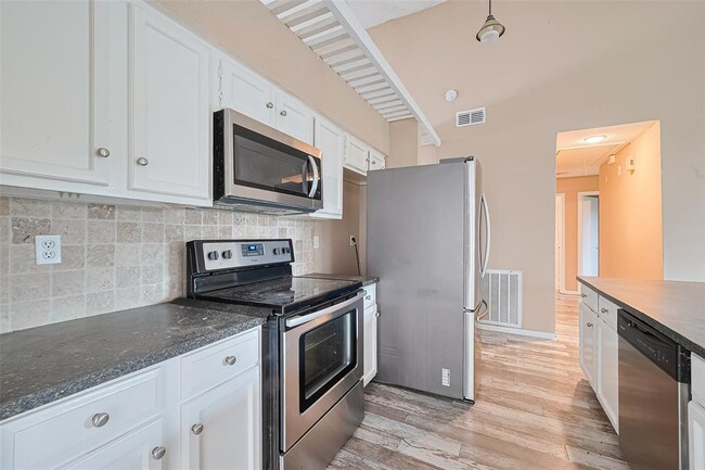 Building Photo - 2907 Waypark Dr