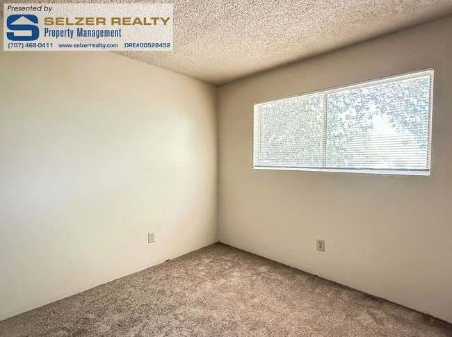 Building Photo - 385 El Rio Ct