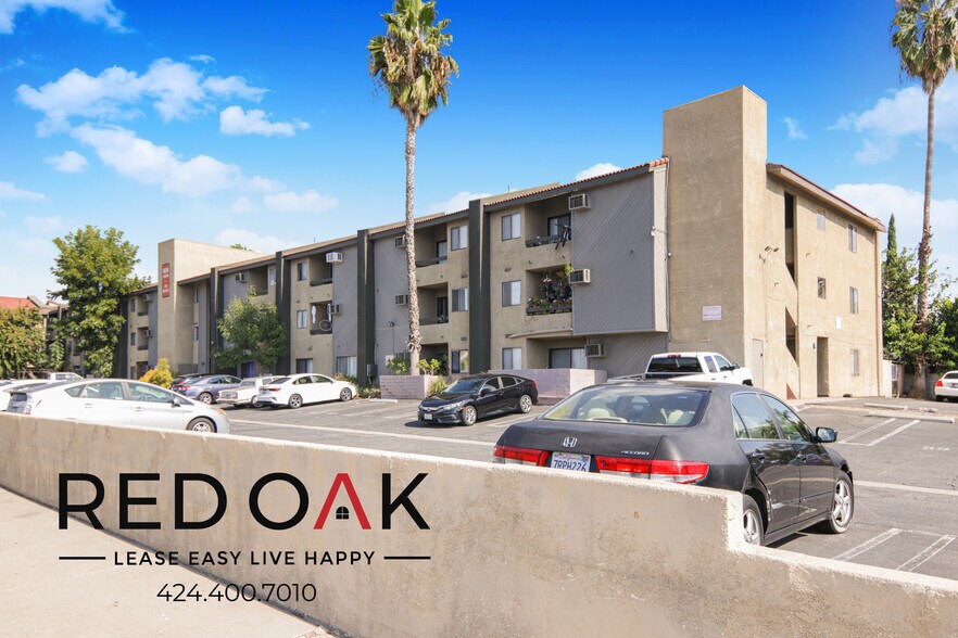 Building Photo - 8614 Woodley Ave