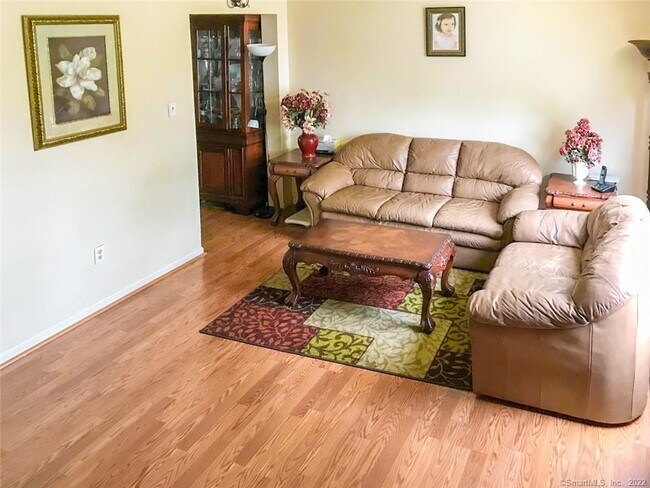 Building Photo - 431 Glenbrook Rd