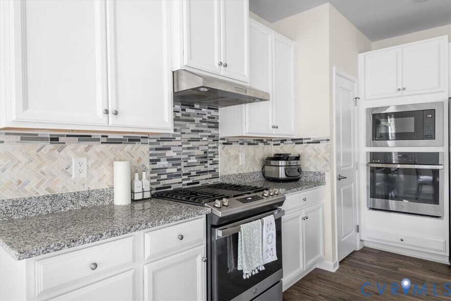 Building Photo - 13507 Enon Oaks Pl