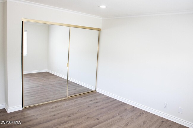 Building Photo - 2094 Bridgegate Ct