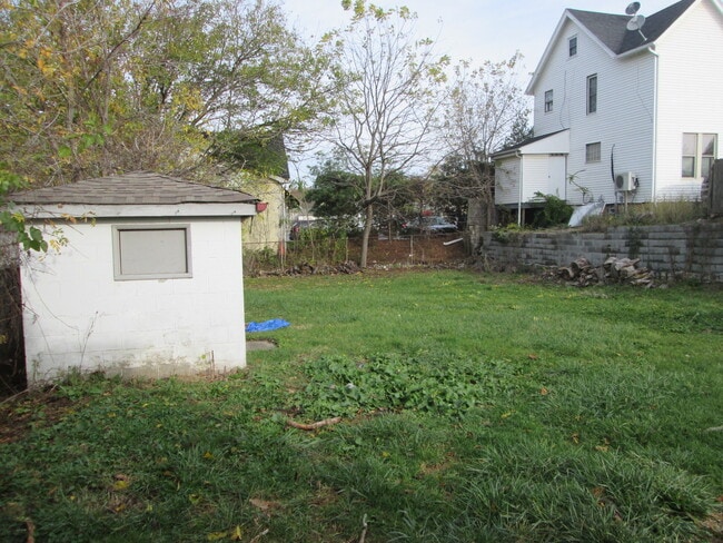 Building Photo - 22 Stambaugh St