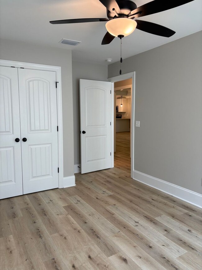 Building Photo - New 4 Bedroom Home Available Now