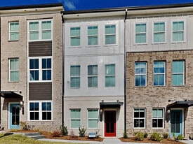 Front Of Townhome - 2643 Creekside Dr NW