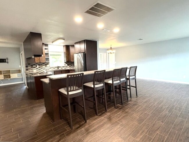 Building Photo - Beautiful 3 Bedroom Port Orange Home!