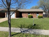 Building Photo - 128 W Way Dr