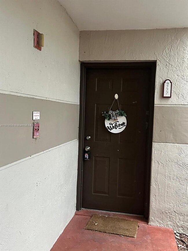 Building Photo - 9777 Nob Hill Ct