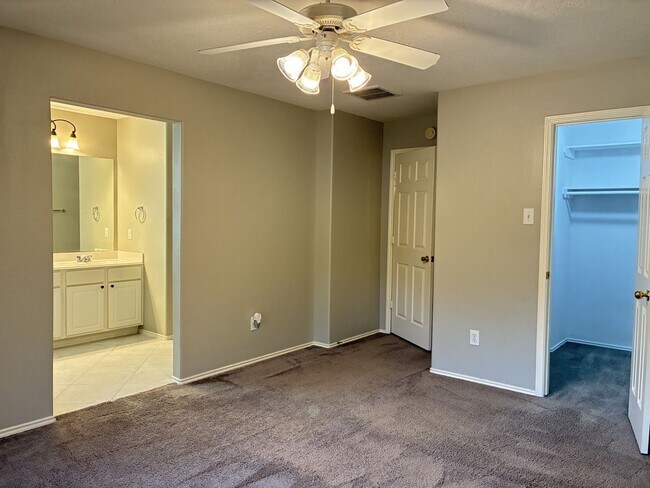 Building Photo - 12402 Ravens Chase Ln