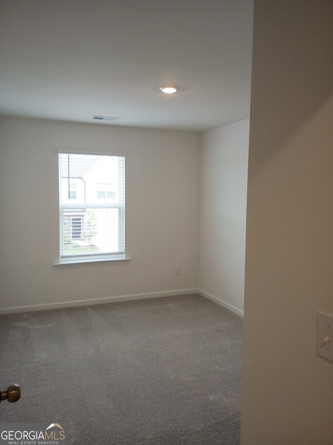 Building Photo - 248 Kenoot Dr