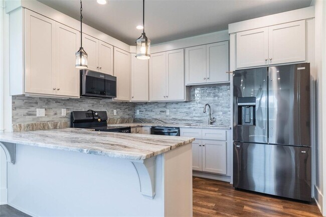 Building Photo - 414 Traditions Blvd