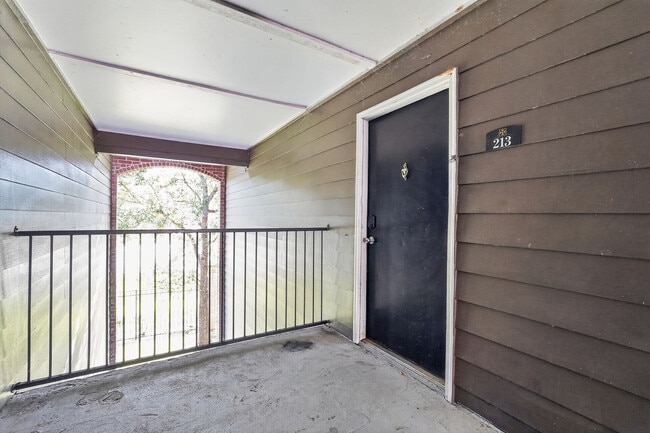 Building Photo - 5750 N Major Dr