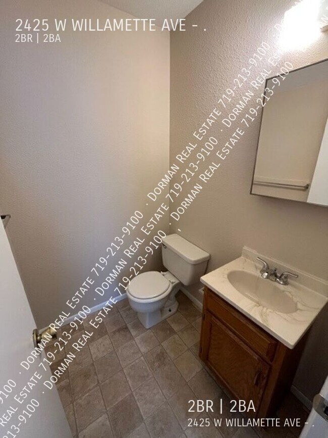 Building Photo - 2425 W Willamette Ave