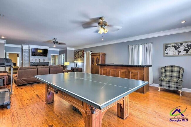 Building Photo - 422 Forrest Dr