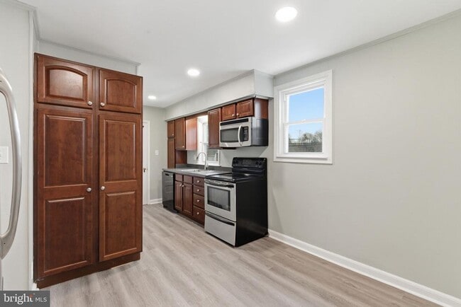 Building Photo - 181 Friendship Rd