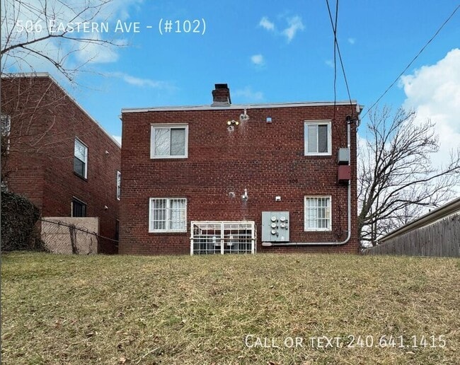 Building Photo - 506 Eastern Ave NE