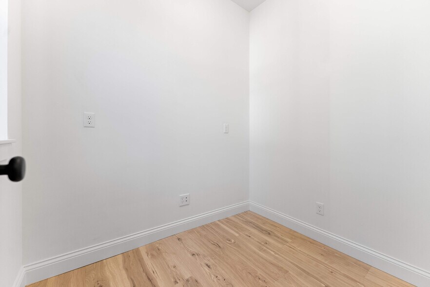 Building Photo - 6515 Nashville Ave