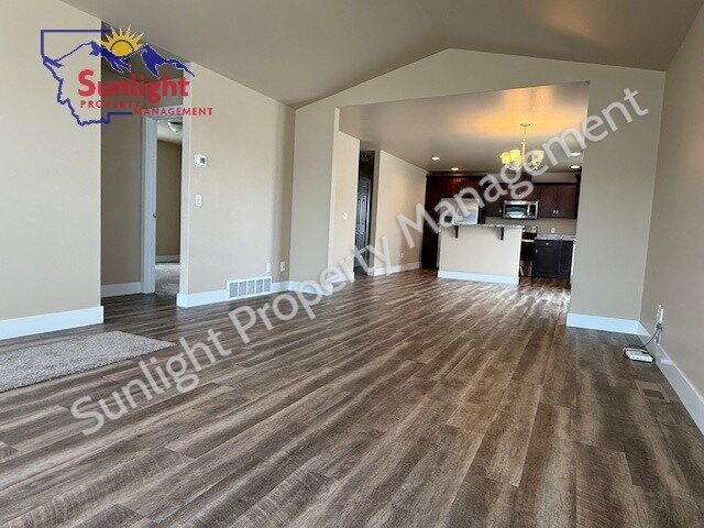 Building Photo - Newer 3 Bed 2 Bath Home in the Heights