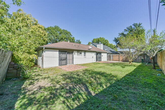 Building Photo - 22203 Fincastle Dr