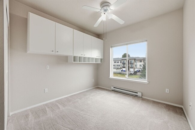 Building Photo - 22855 E Country Vista Dr