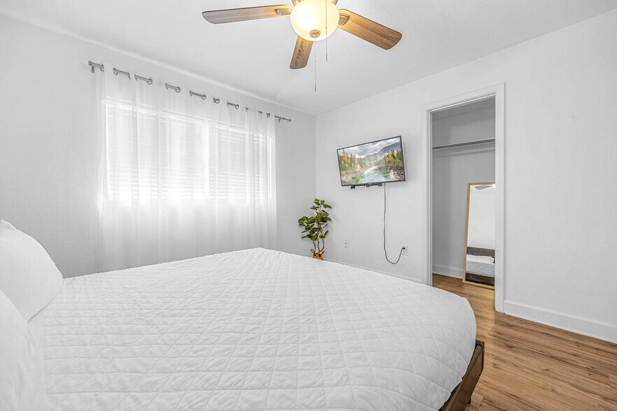 Building Photo - 3524 S Atlantic Ave