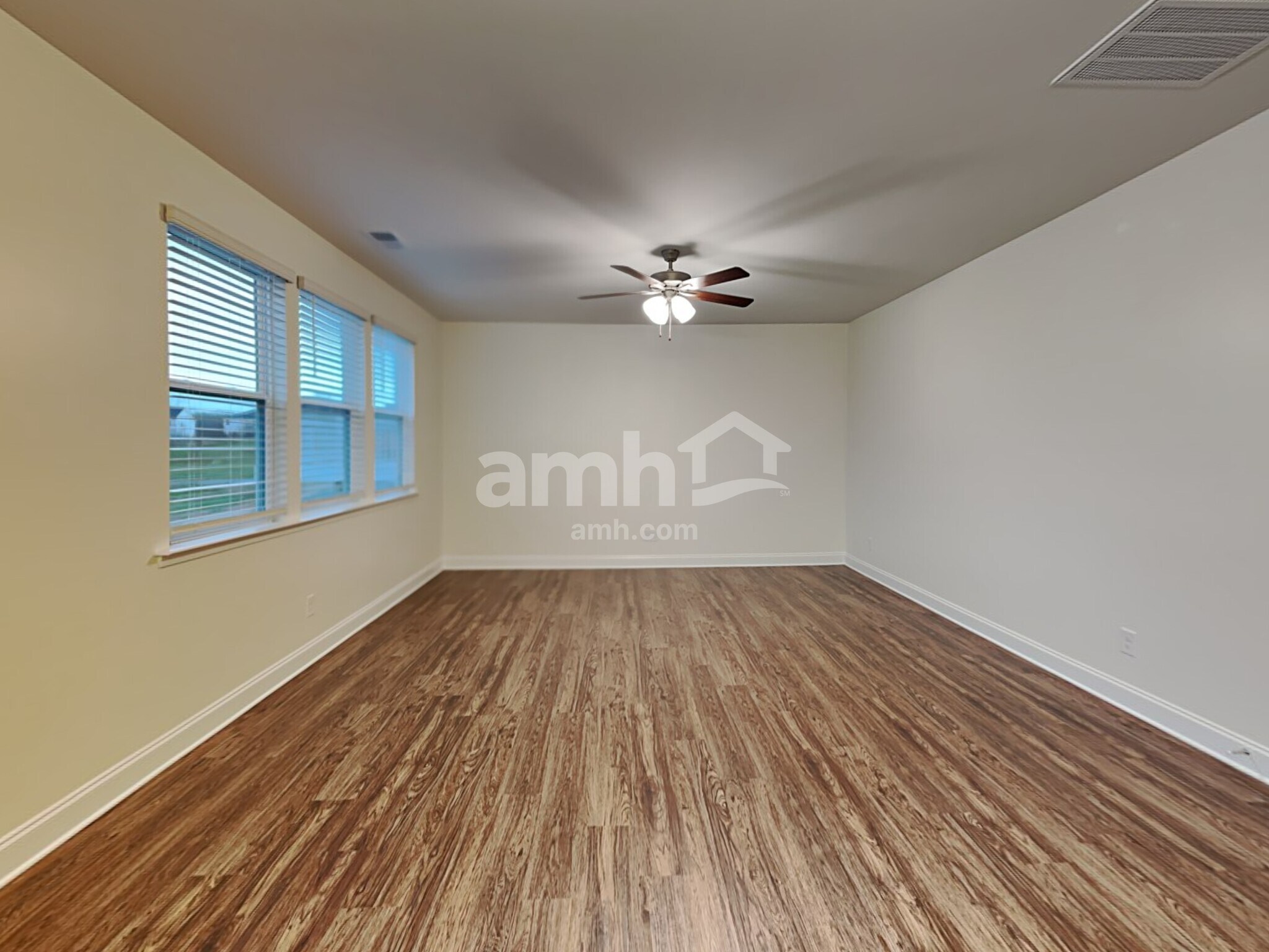 Building Photo - 146 Larragan Dr